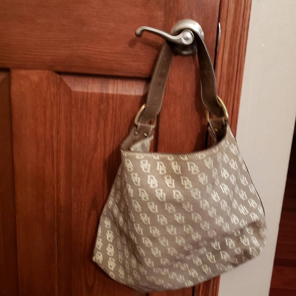 Dooney & bourke handbag